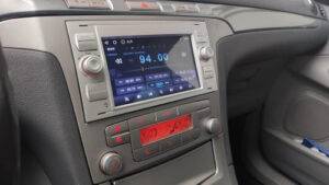 Car Stereo Ford C-Max Android - CarPlay photo review